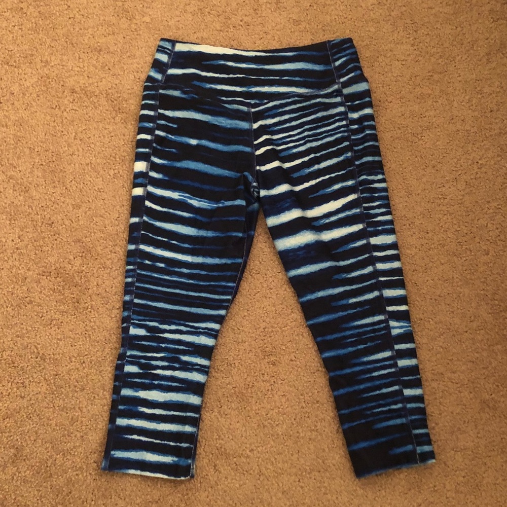 Nike Pro- Legend Workout Crops